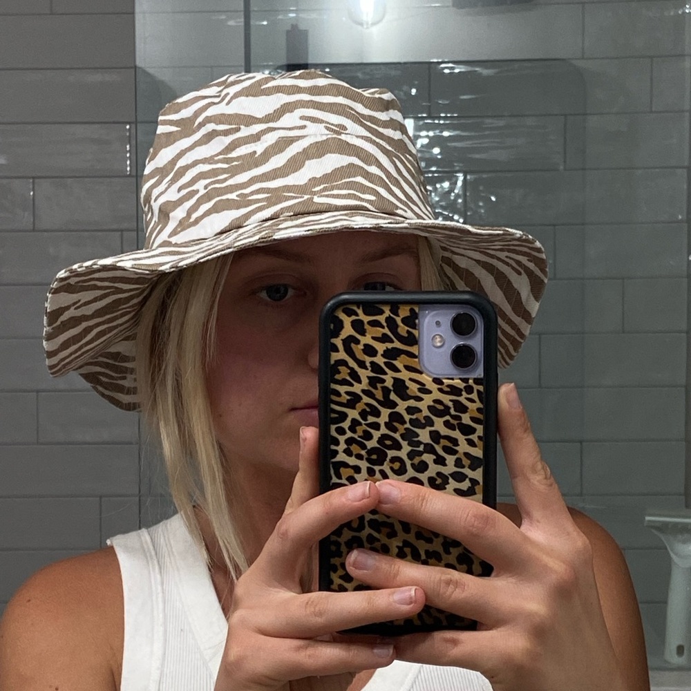 Princess Polly bucket hat